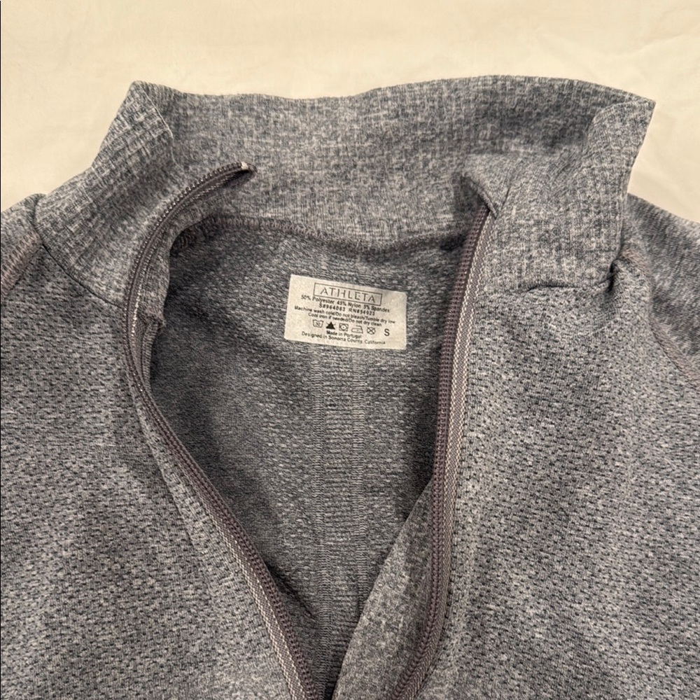 Athleta Gray Long Sleeve Tee